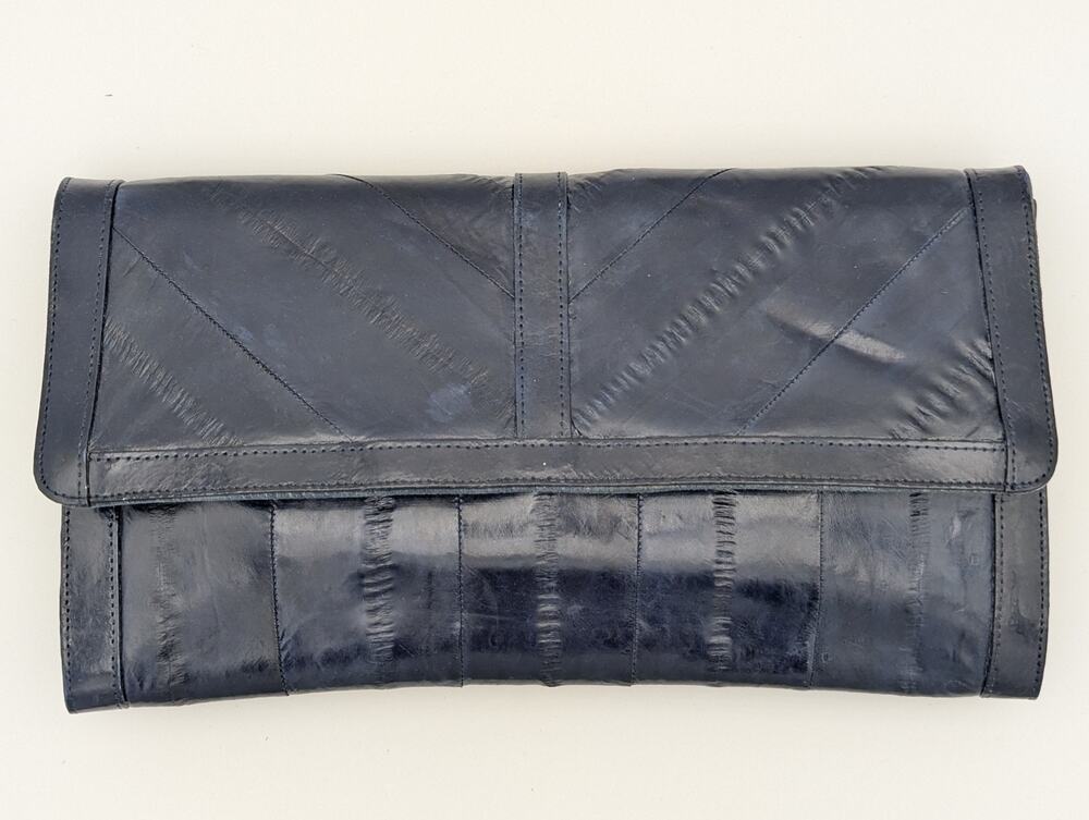 💜Vintage 1980s Navy Genuine Eel Skin Envelope Clutch